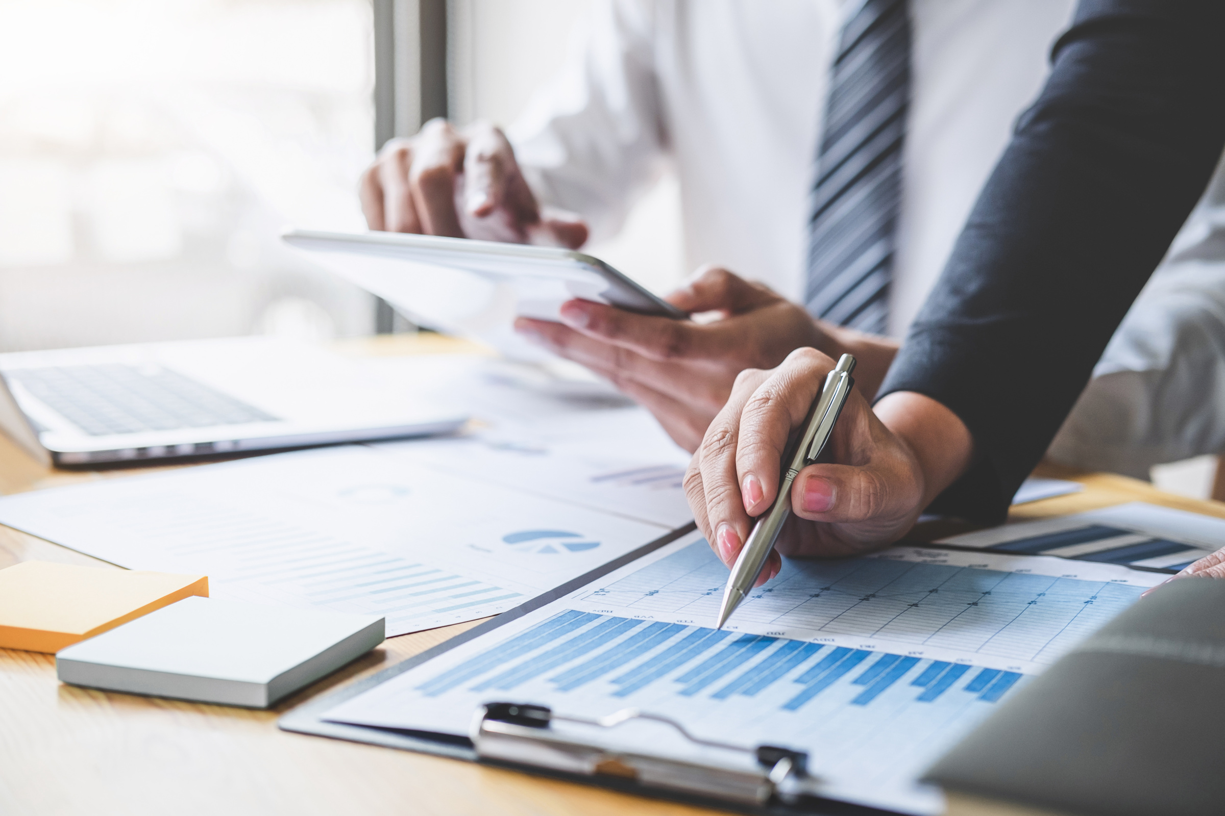 Mit der Umsetzung der EU-Richtlinie DAC 6 ändern sich auch die steuerlichen Mitteilungspflichten für Private Equity Fonds. Quelle: Ngampol/AdobeStock